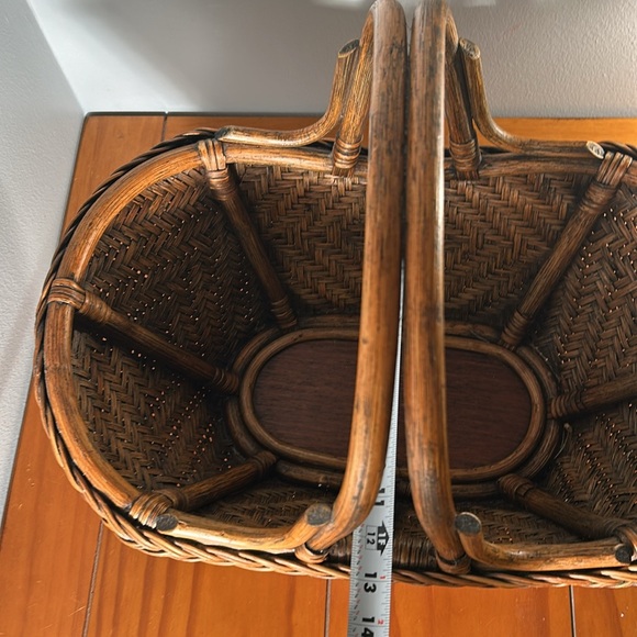 Rustic Wicker Basket w/ Double Woven Handle - Picture 8 of 9